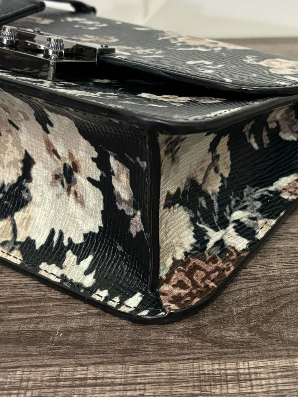 Henri Bendel Waldorf Floral print Mini crossbody bag - Picture 4 of 13